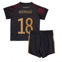 Tyskland Jonas Hofmann #18 Bortadräkt Barn VM 2022 Kortärmad (+ Korta byxor)